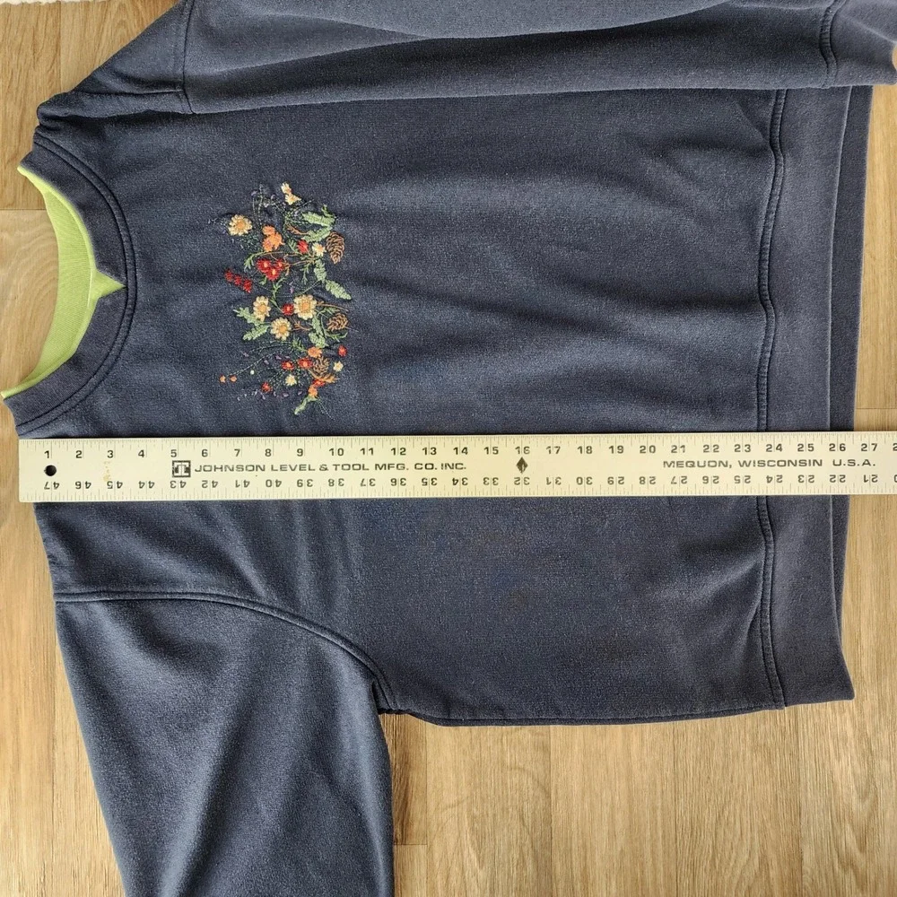 Vintage Shenanigans Navy Floral Embroidered Sweatshirt Plus Size 3X Crewneck